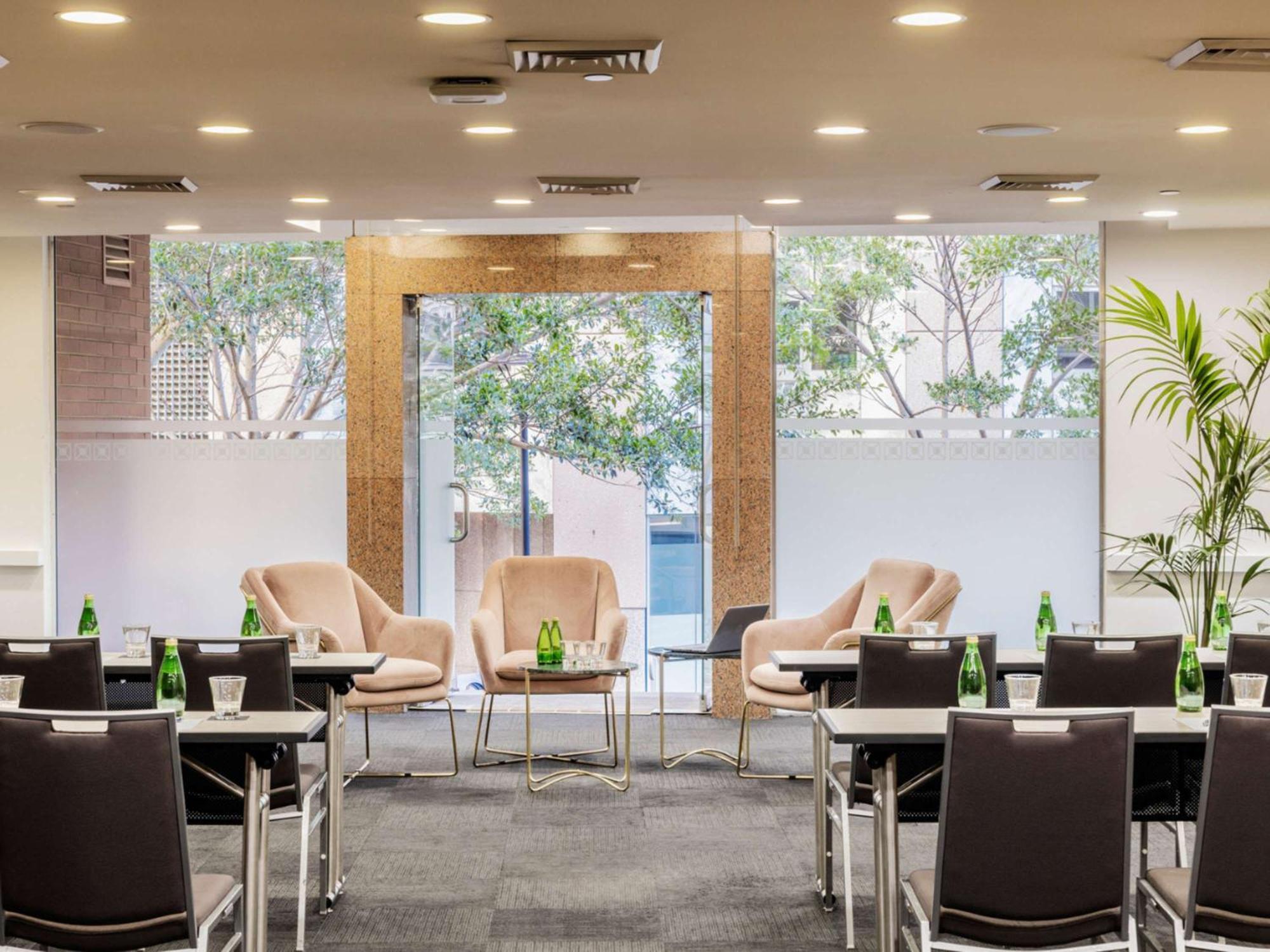 The Sebel Quay West Suites Sydney Exteriör bild Meeting room