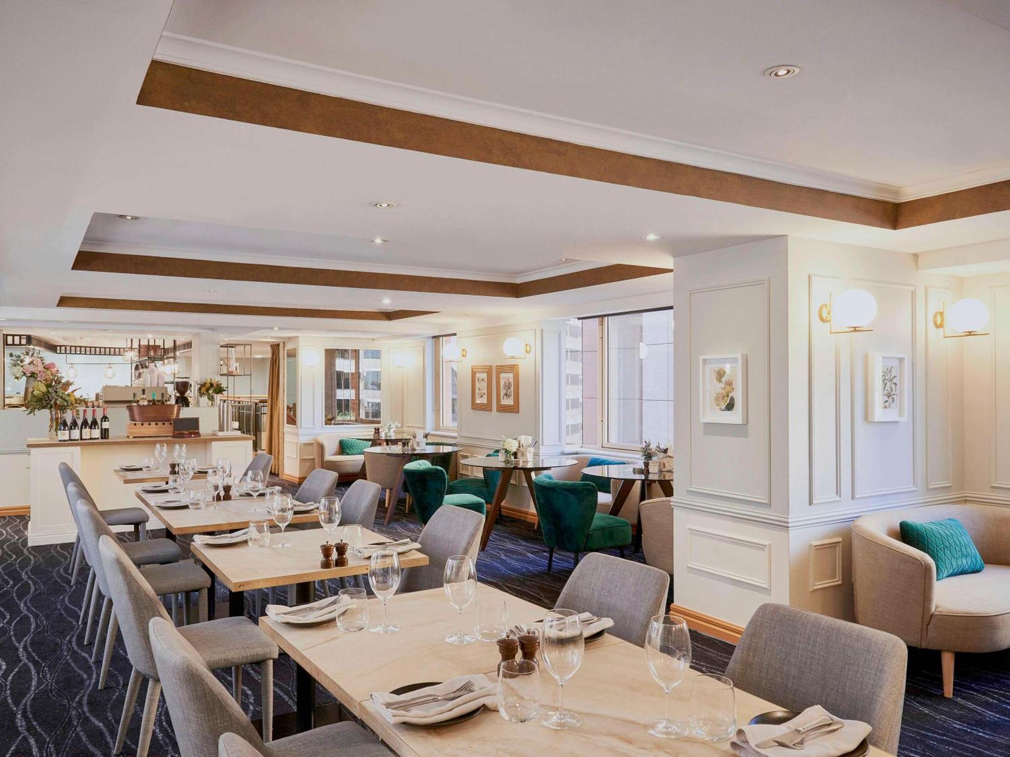 The Sebel Quay West Suites Sydney Exteriör bild The restaurant at the hotel