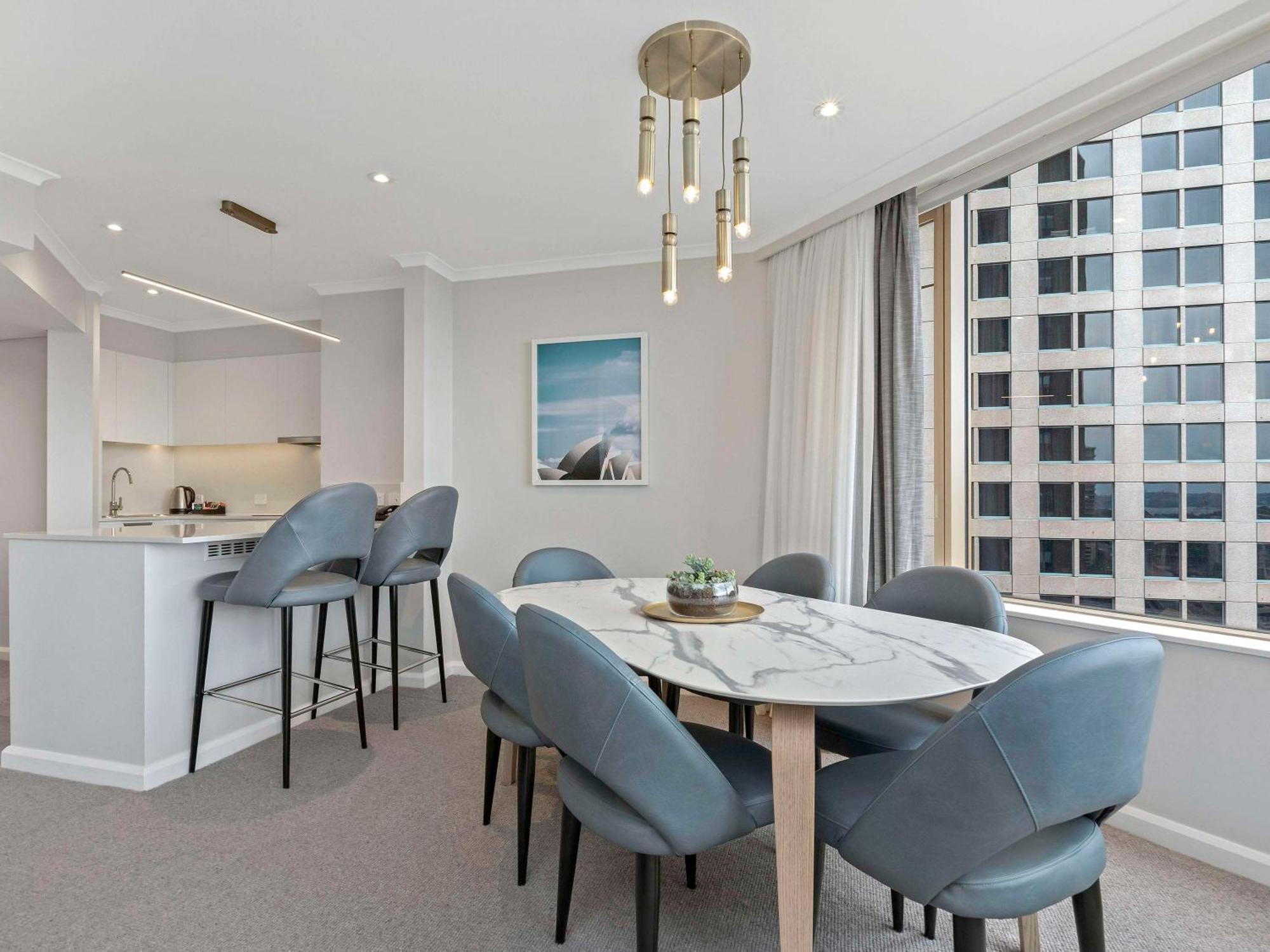 The Sebel Quay West Suites Sydney Exteriör bild A staged apartment at The Ivy Residences